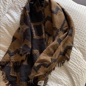 Aritzia (Wilfred) blanket scarf